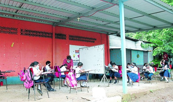 Escuela de Santa Cruz cumple 204 días de clases presenciales