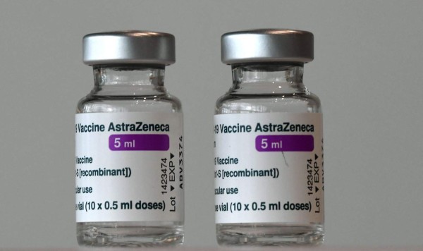 Vacuna de AstraZeneca es 79% efectiva y no conlleva riesgo de coágulos