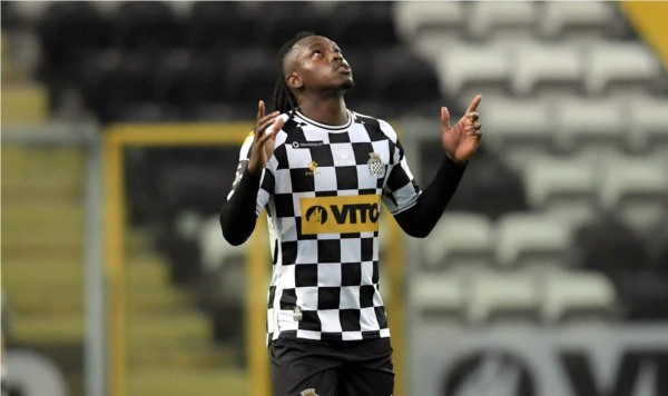 Alberth Elis celebrando su primer gol con la camiseta del Boavista. Foto EFE