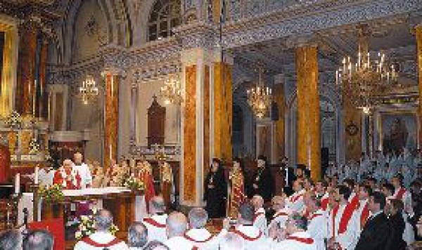 El Papa deja 'relaciones positivas con el Islam'