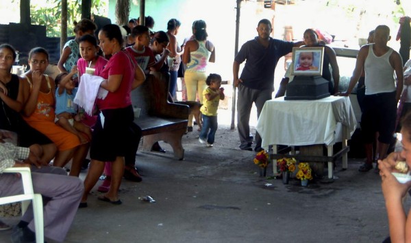 Honduras: Muere bebita durante apagón de la Enee en La Ceiba