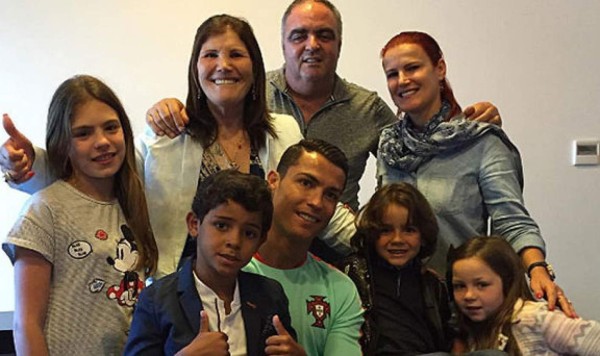 Video: Así celebró la familia de Cristiano la clasificación a la final