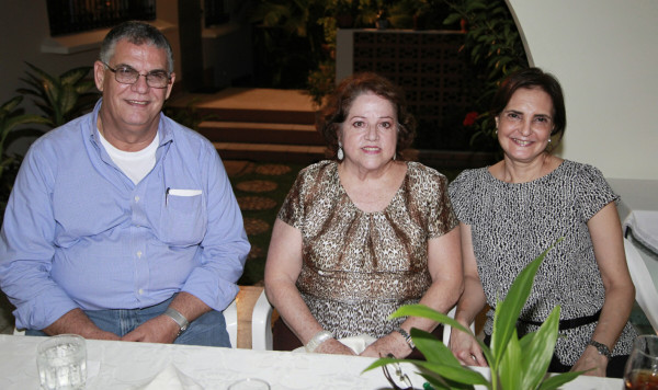 Velada de tradiciones y hermandad