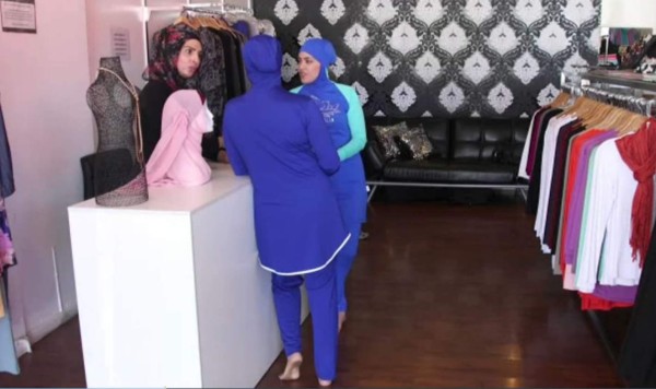 Corte francesa suspende la prohibición del burkini