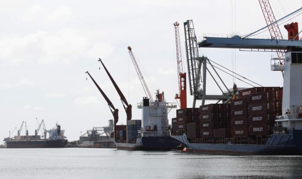 Retraso en aduanas deja pérdidas de L1,000 millones