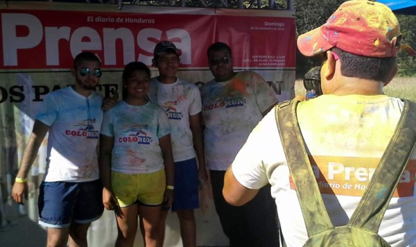 Colorun: Un éxito el día más colorido del año en Honduras