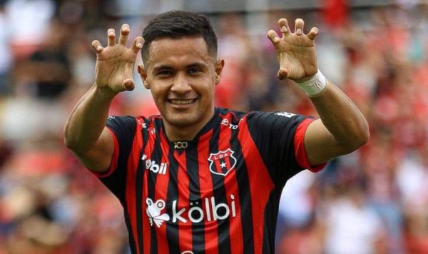 Video: Roger Rojas anota en el clásico Alajuelense - Saprissa de Costa Rica