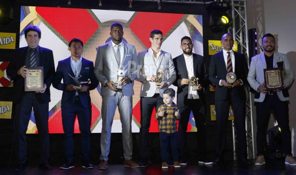 Liga Nacional entregó premios a lo mejor de la temporada 2017-2018