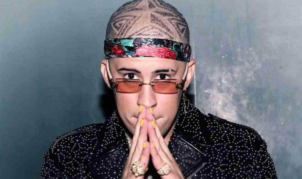 Bad Bunny pide a jóvenes que ni siquiera por la música abandonen los estudios