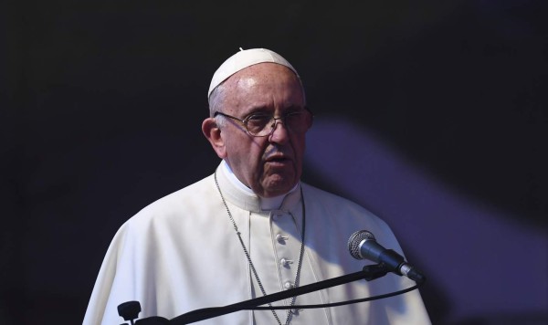 El Papa espera que Honduras supere 'de forma pacífica' su crisis política