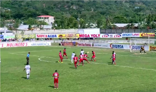 El genial golazo de Alex López en la final en Tocoa