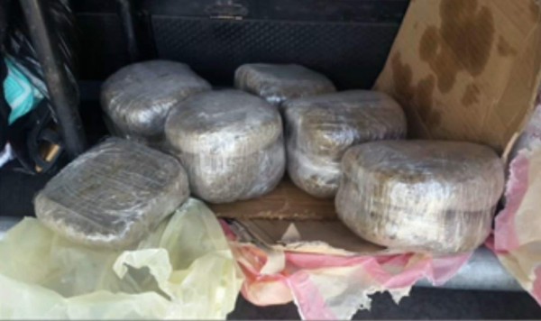 Dentro de un microbús hallan 11 paquetes de marihuana en Copán