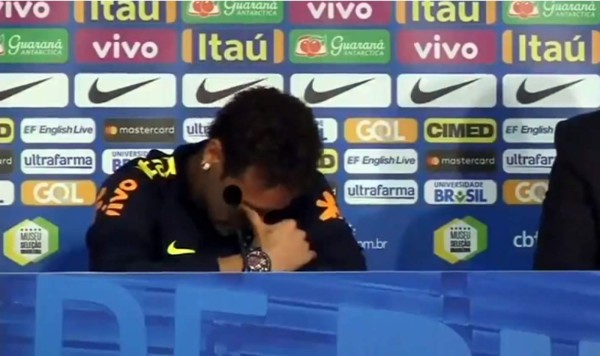 Neymar rompe a llorar en conferencia por palabras de su técnico Tite