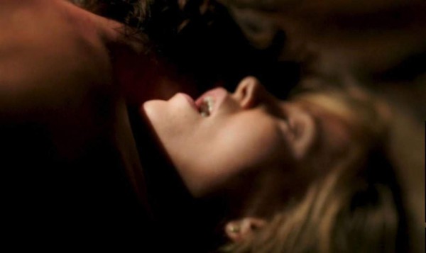 Charlize Theron y Javier Bardem realizan fuerte escena sexual