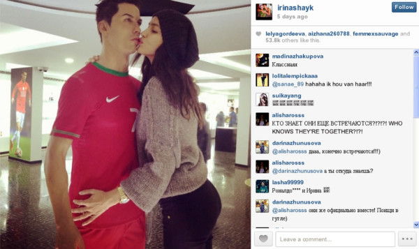 El beso de Irina Shayk a la estatua de cera de Cristiano Ronaldo