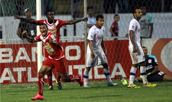 La Real Sociedad toreó al líder Olimpia