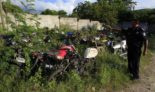 Declaran en abandono 974 automotores