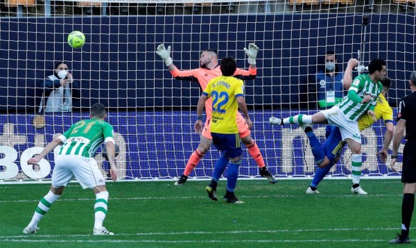 ¿Y Choco Lozano? El Cádiz sufre dura derrota y coquetea con el descenso