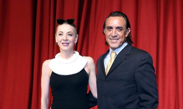 Edith Gonzáles regresa a los escenarios  