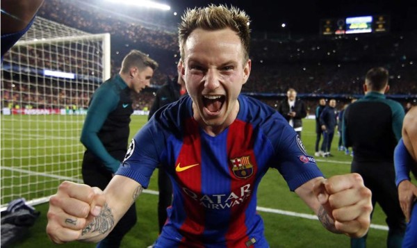 Rakitic renueva con el Barcelona hasta 2021