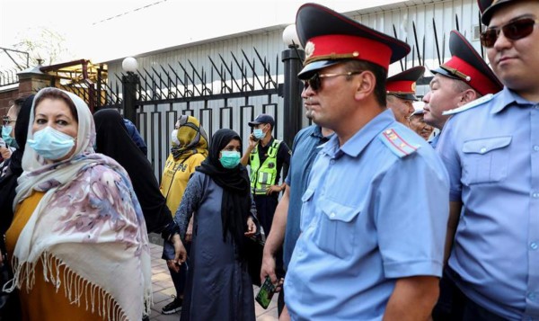Refugiados afganos protestan frente a la sede de la ONU