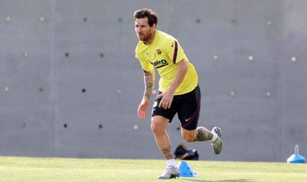 Familiar de Messi revela por qué el astro del Barcelona no decide jugar en el fútbol argentino