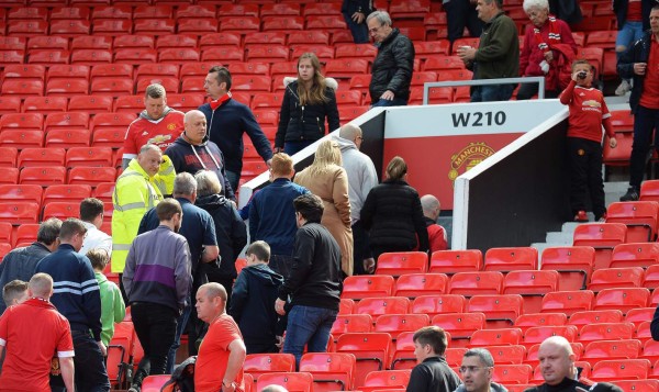 Cancelan partido del United por amenaza de bomba