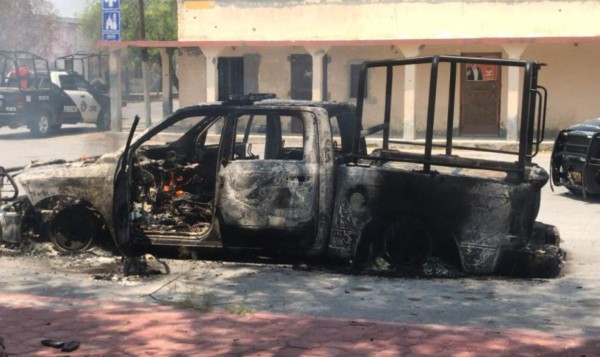 Queman un 'Monstruos' en enfrentamiento armado del Cartel del Noreste