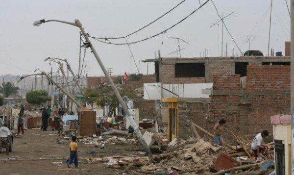 Terremoto deja cuatro muertos y decenas de heridos en Perú
