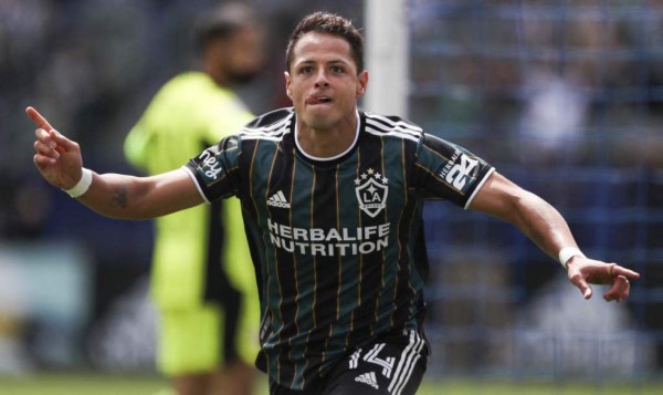 'Chicharito' Hernández logra su primer hat-trick en la MLS en triunfo del Galaxy sobre NY Red Bulls