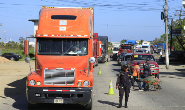 Aduaneros se suman con plantones en ENP