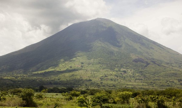 El Gobierno salvadoreño advierte de deslizamientos en el volcán Chaparrastique
