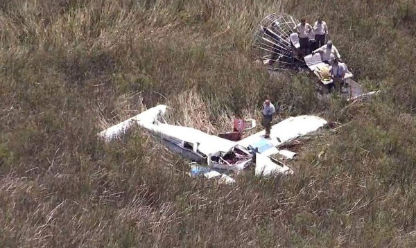 Mueren cuatro personas en choque de dos avionetas sobre pantanos de Florida