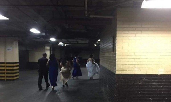 Sorprende a su novio tras dejarla plantada en el altar