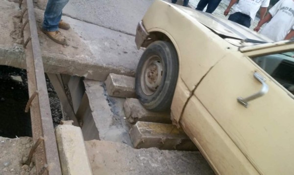 Interrumpido paso en el puente sobre río Humuya en Yoro