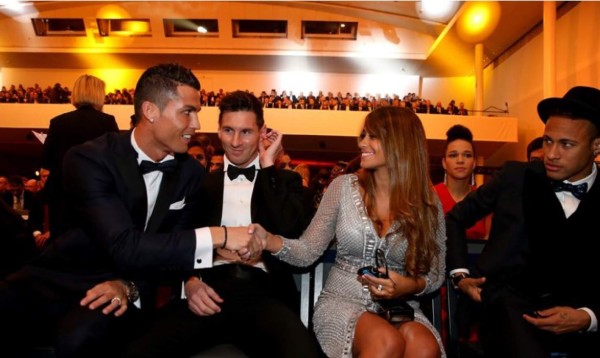 La verdad sobre la foto del saludo de Cristiano Ronaldo con Antonella Roccuzzo
