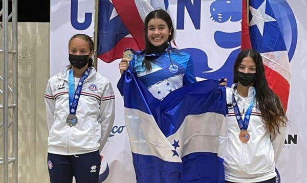 Hondureña Michell Ramírez logra oro en CCCAN de Puerto Rico y supera histórico récord