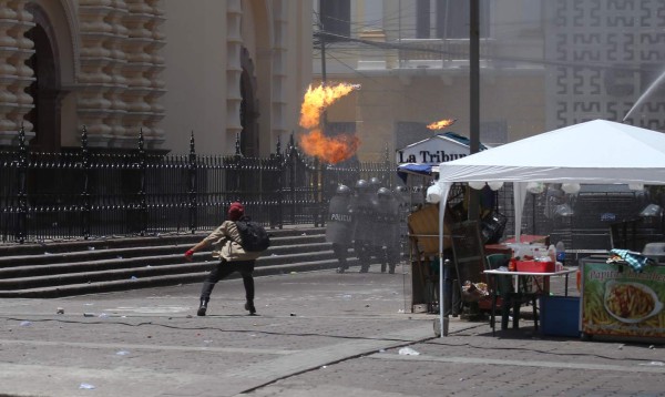 Disturbios opacan el 1 de Mayo en Tegucigalpa
