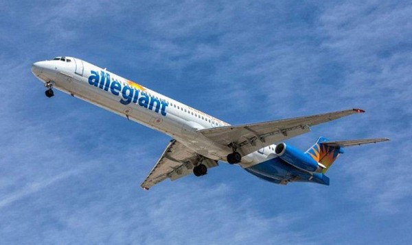 Avión aterriza de emergencia 3 minutos antes de quedarse sin combustible