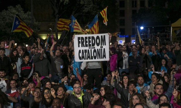 Catalanes proclaman victoria del 'sí' e iniciarán proceso de independencia de España