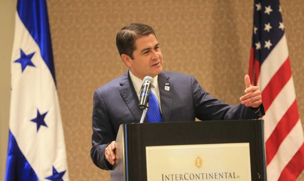 Presidente de Honduras promueve el país ante inversionistas de Dallas