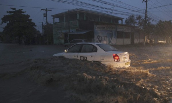 Fuertes lluvias y vientos causan estragos en la zona norte de Honduras