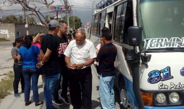 Video: Conductores en paro bajan a pasajeros de buses activos en San Pedro Sula