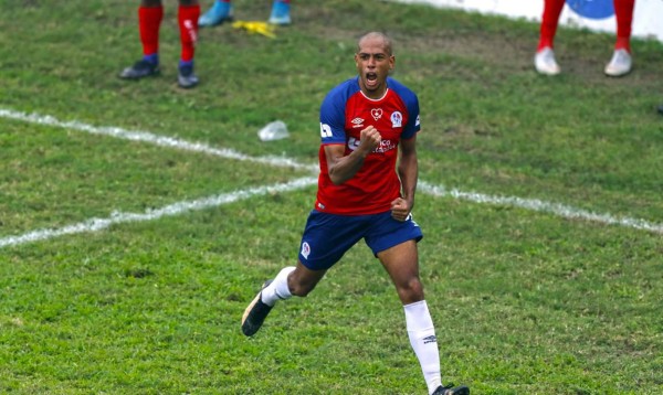 Olimpia doblegó al Marathón con triplete de Eddie Hernández y está en semifinales