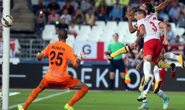 El Atlético gana en el campo del Almería y se pone segundo de la Liga