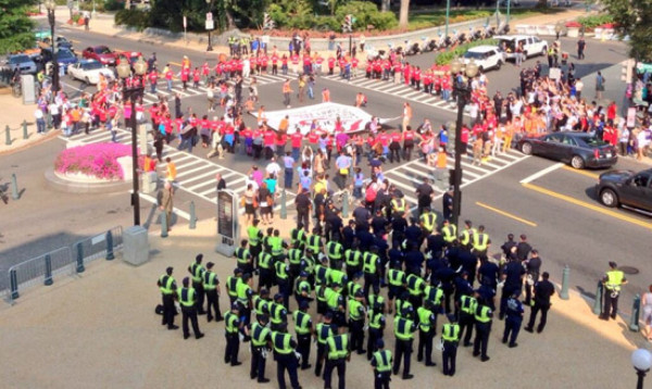 Activistas de reforma migratoria arrestadas en Washington