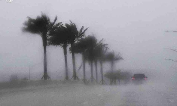 Matthew cobra su primera víctima en su paso por la Florida