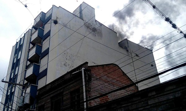 Se incendia antiguo hotel Itsmania en Tegucigalpa