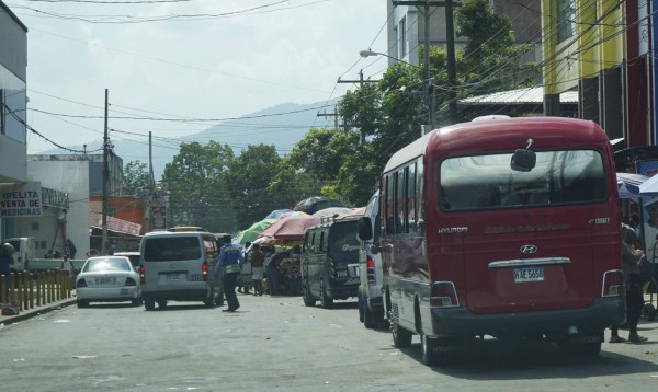 Fusina asegura que tiene agentes encubiertos en paradas de buses