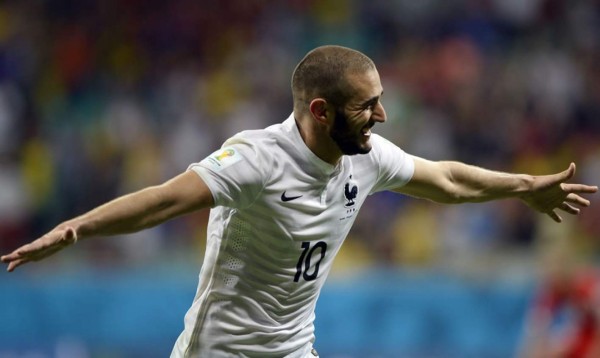 Francia golea a Suiza y queda a un paso de los octavos del Mundial